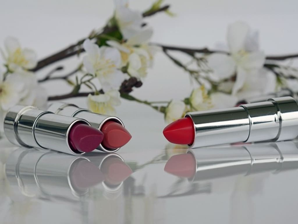 A Guide to Choosing the Perfect Lipstick Shade